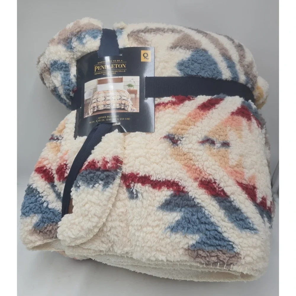 *NEW*Pendleton Ultra Soft Plush Blanket- Manta Queen Size